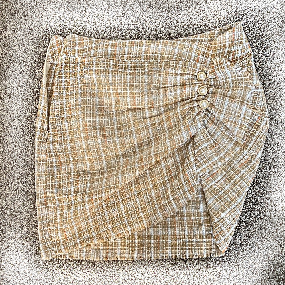 high waisted skirt